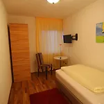 Pensión City Pension Erding 3*