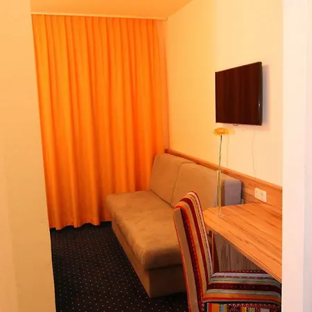 בית הארחה City Pension Erding 3*